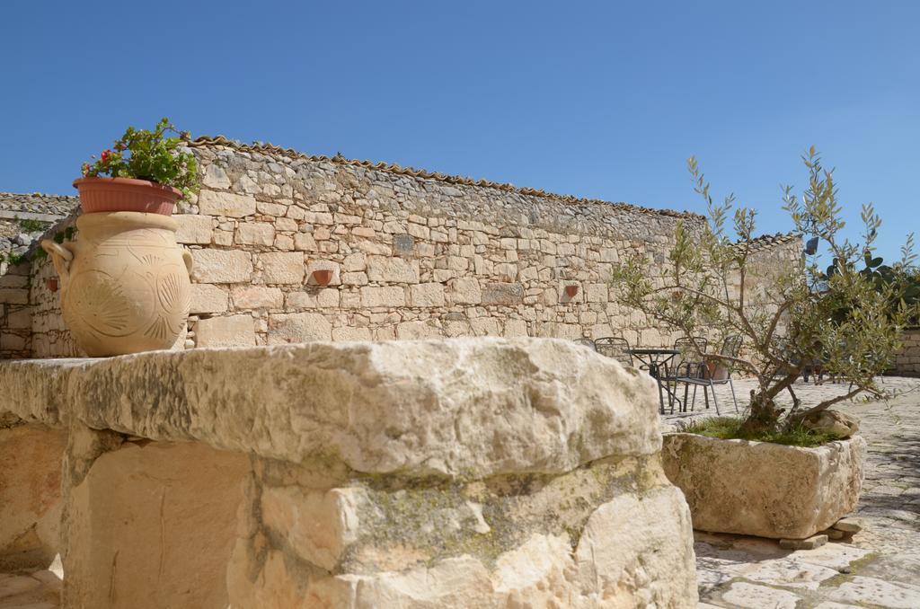 Casina Di Grotta Di Ferro Vendégház Santa Croce Camerina Kültér fotó